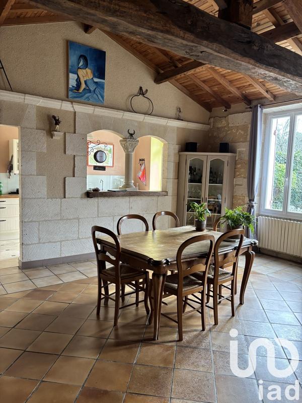 Maison - 220 m² - 6 pièces