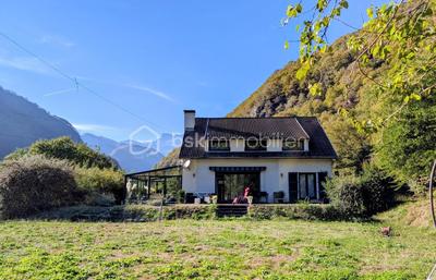 Maison traditionnelle - 185 m² - 6 pièces