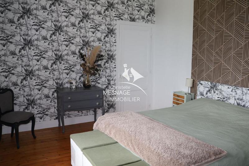 Demeure - 224 m² - 8 pièces