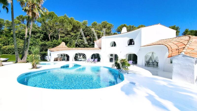 Villa - 500 m² - 8 pièces