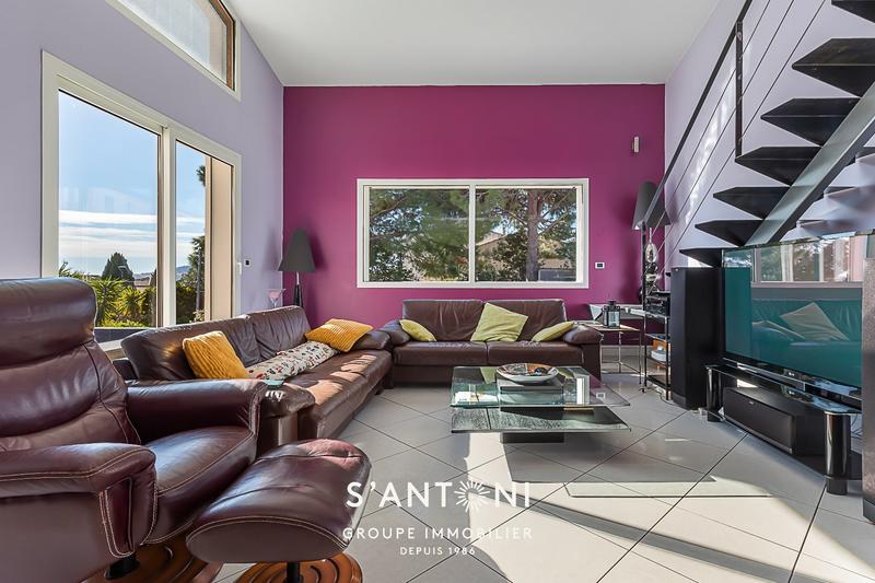 Maison - 160 m² - 5 pièces