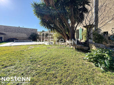 Maison - 242 m² - 8 pièces