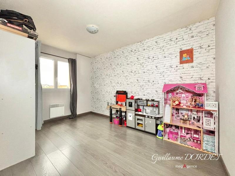 Maison traditionnelle - 90 m² - 4 pièces