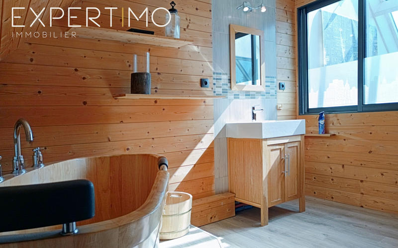 Maison - 234 m² - 6 pièces