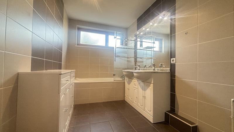 Appartement - 103 m² - 4 pièces