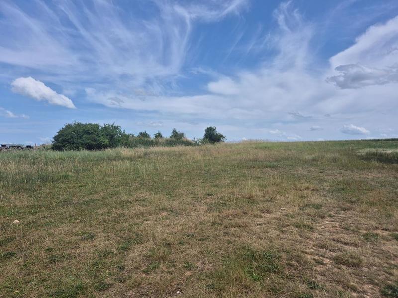 Terrain constructible - 1 422 m²