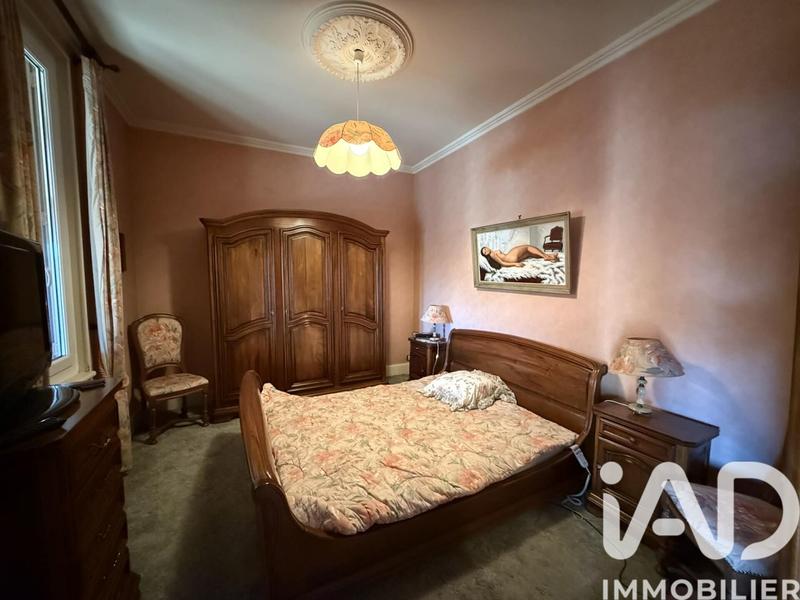 Maison - 208 m² - 9 pièces