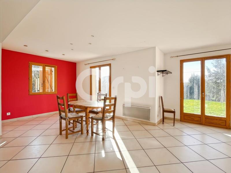 Maison - 209 m² - 6 pièces