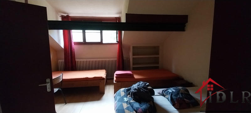 Maison - 1 103 m² - 16 pièces