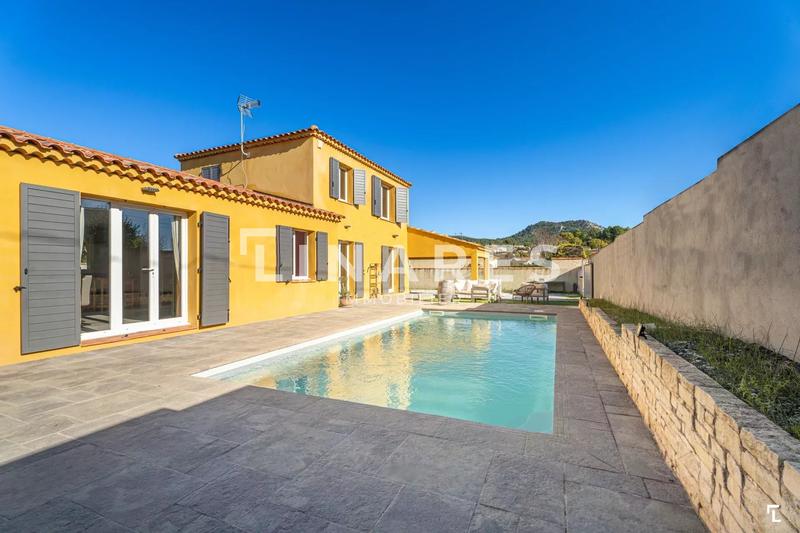 Maison - 122 m² - 5 pièces