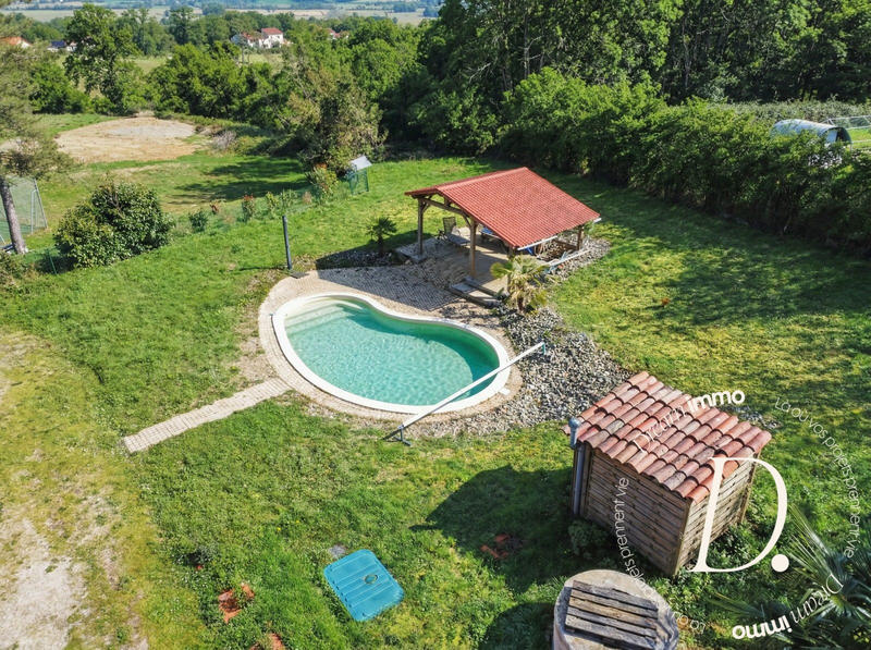 Maison - 291 m² - 10 pièces