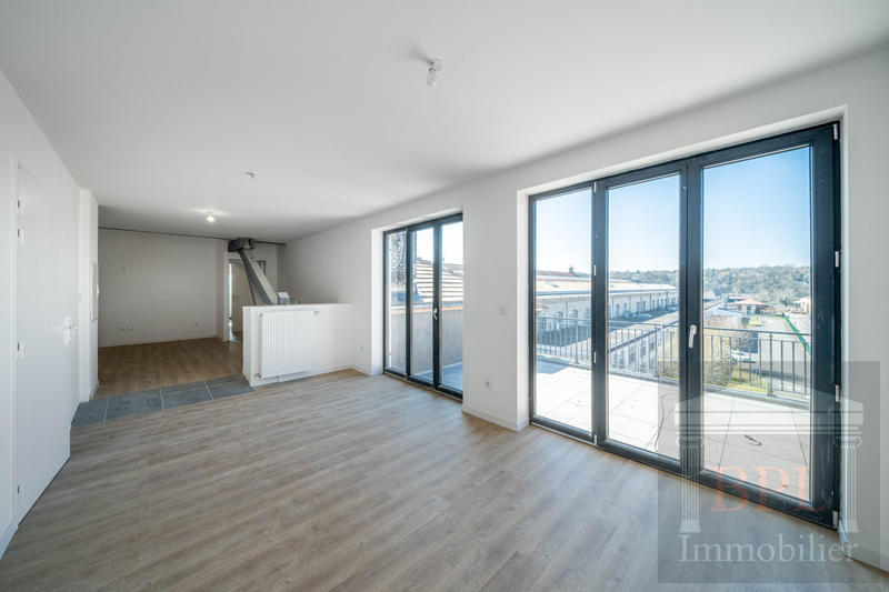 Appartement - 90 m² - 3 pièces