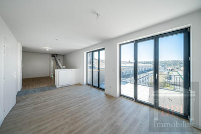 Appartement - 90 m² - 3 pièces