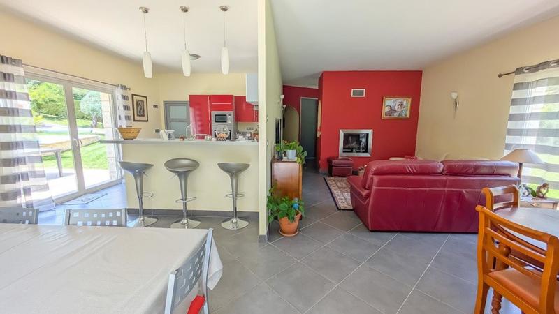 Maison - 134 m² - 4 pièces