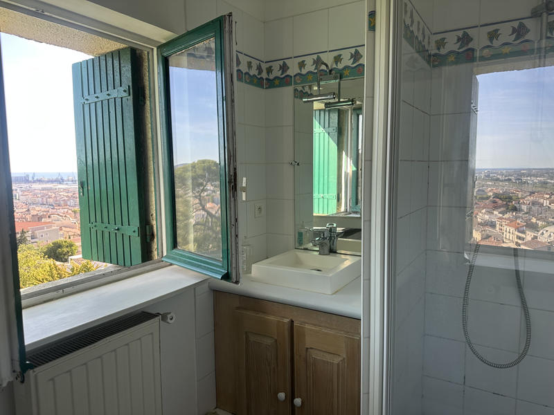 Maison - 99 m² - 5 pièces