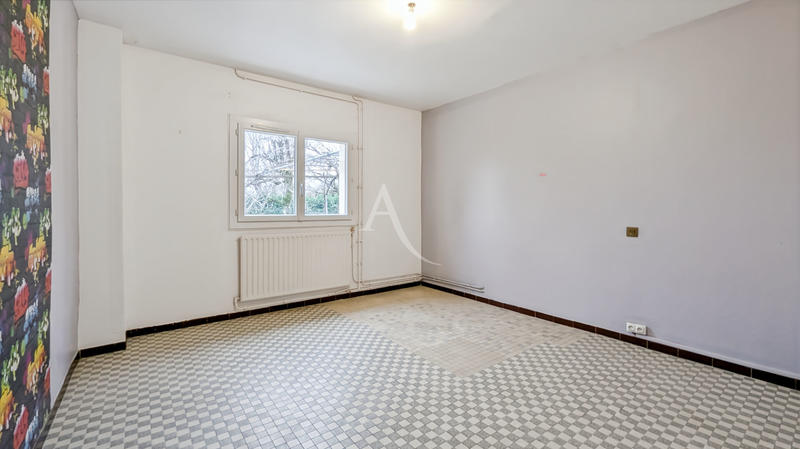 Maison - 255 m² - 8 pièces