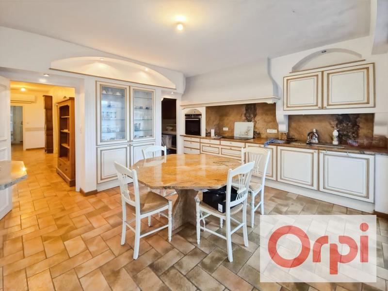 Appartement - 85 m² - 2 pièces