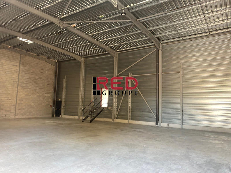 Entrepôt - 470 m²