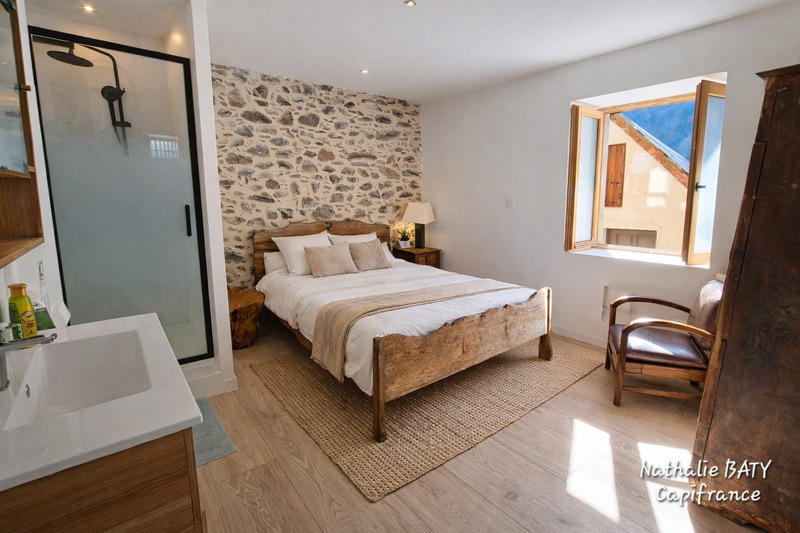 Maison en pierre - 99 m² - 5 pièces