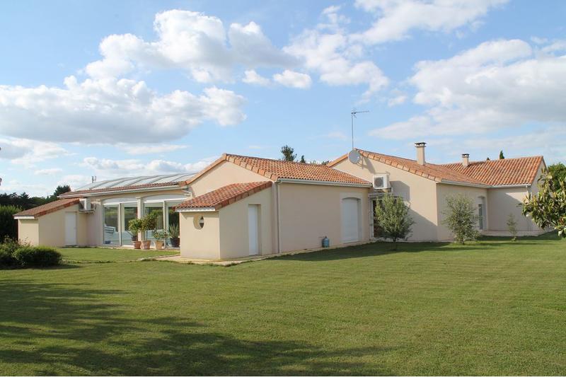 Villa - 215 m² - 8 pièces