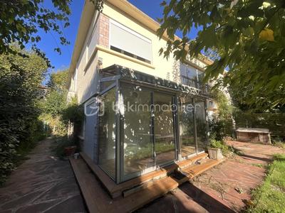 Maison - 180 m² - 8 pièces