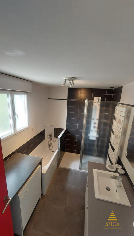 Maison - 90 m² - 3 pièces