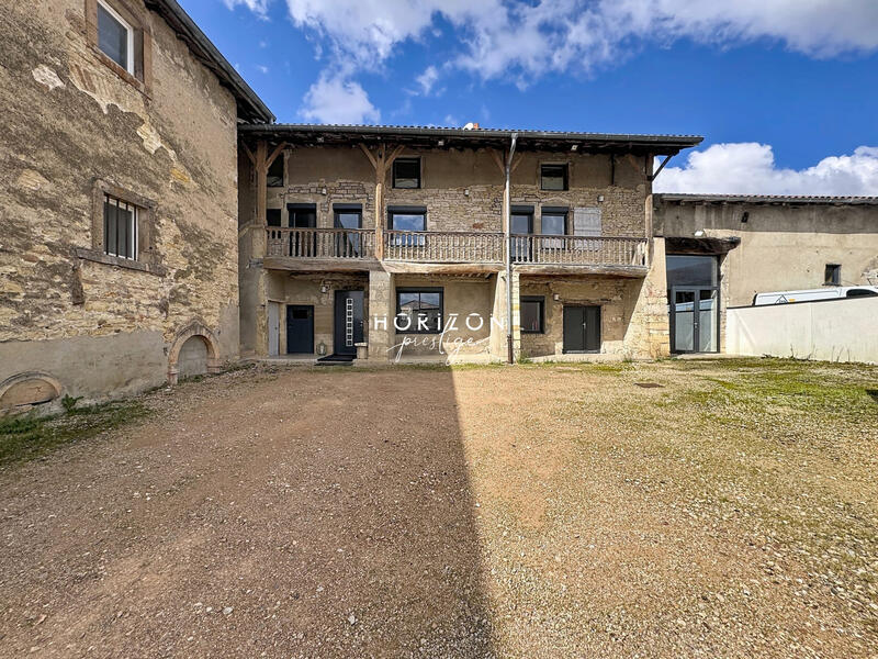 Maison ancienne - 270 m² - 11 pièces