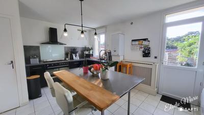 Maison - 98 m² - 4 pièces