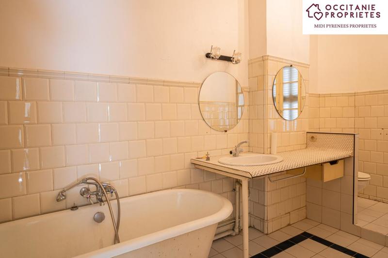 Maison de village - 282 m² - 8 pièces