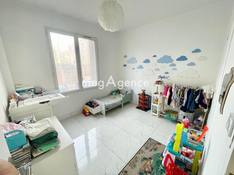 Appartement - 97 m² - 5 pièces