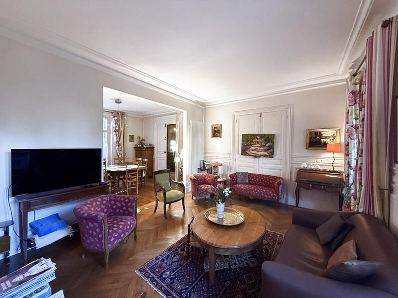 Maison - 278 m² - 8 pièces