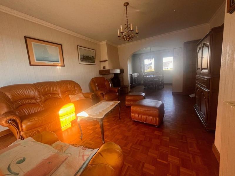 Maison traditionnelle - 116 m² - 9 pièces