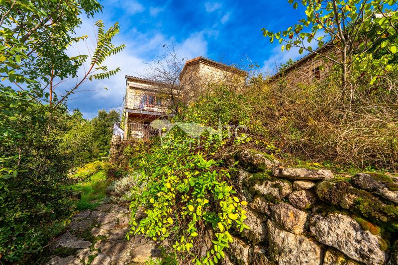 Maison - 204 m² - 8 pièces