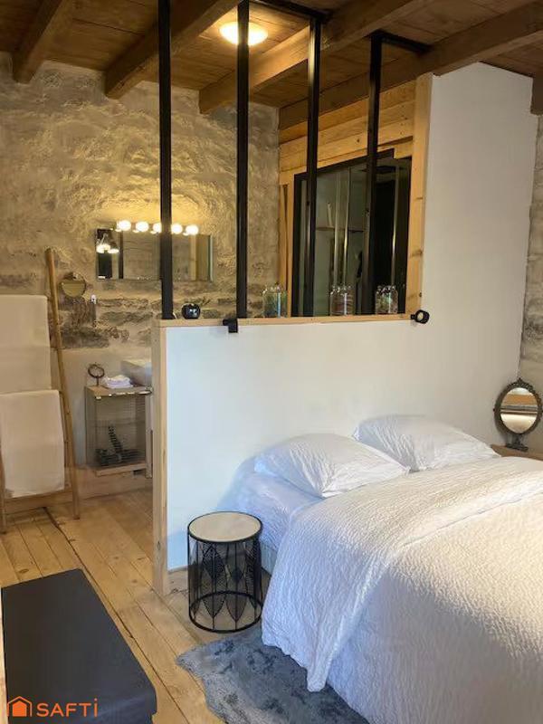 Maison - 335 m² - 11 pièces