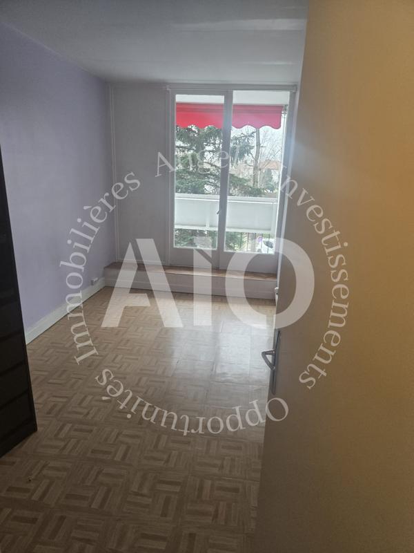 Appartement - 80 m² - 5 pièces