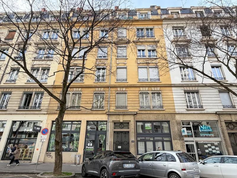 Appartement - 85 m² - 3 pièces