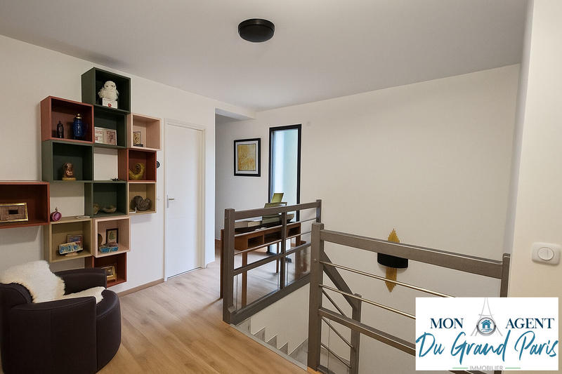 Maison - 230 m² - 7 pièces