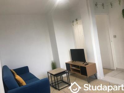 Chambre - 9 m² - 1 pièce