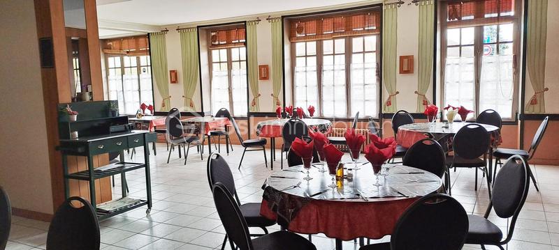 Local d'activité / Entrepôt - 650 m² - 19 pièces