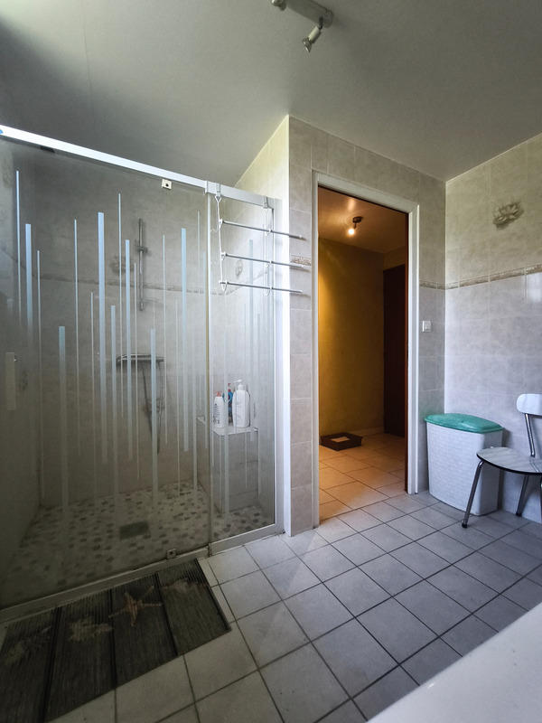 Maison - 200 m² - 7 pièces