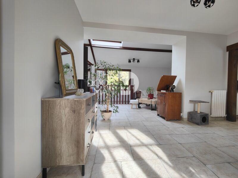 Maison - 200 m² - 8 pièces