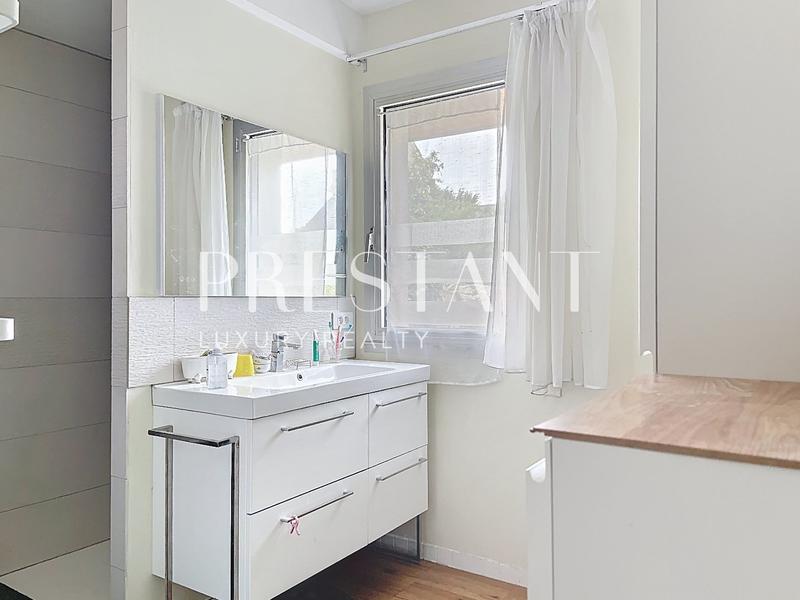 Maison - 157 m² - 7 pièces