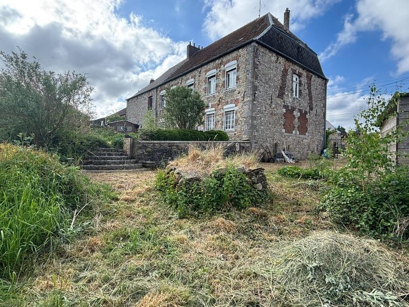 Maison - 230 m² - 8 pièces