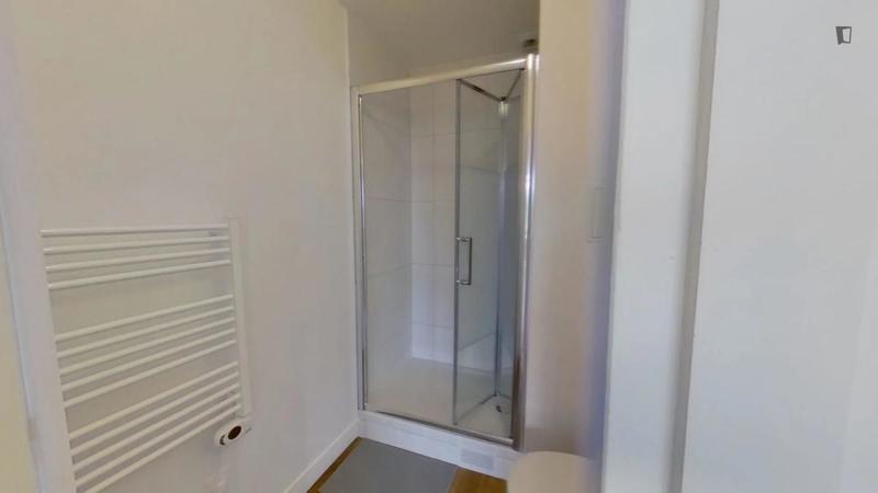 Chambre - 10 m² - 11 pièces