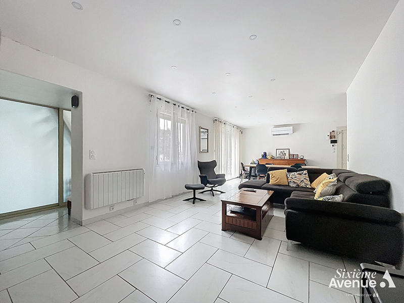 Maison - 194 m² - 8 pièces