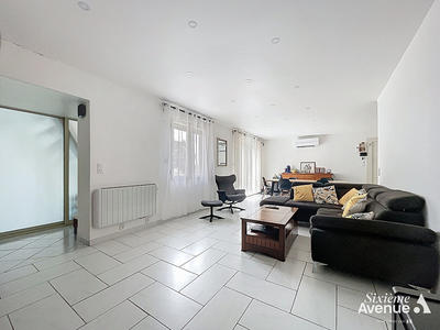 Maison - 194 m² - 8 pièces