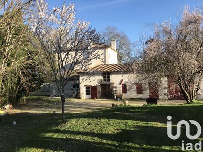 Maison - 713 m² - 16 pièces