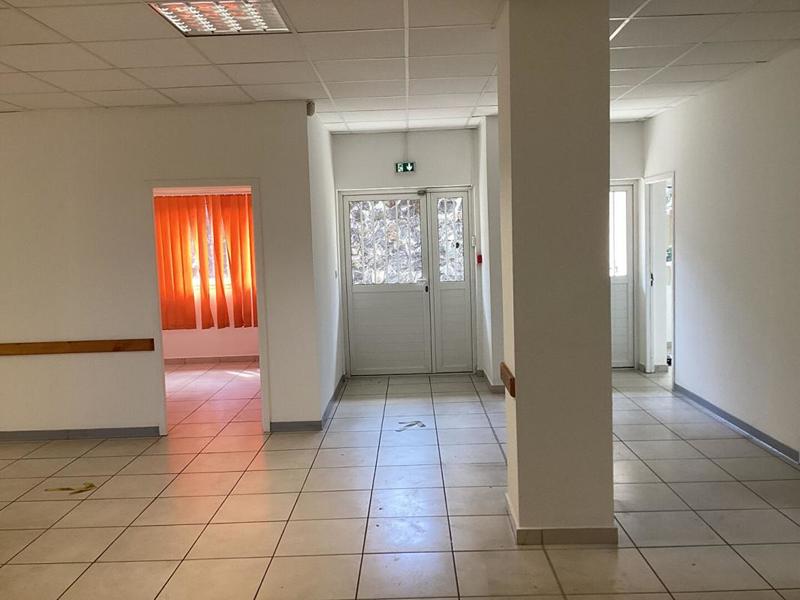 Local d'activités - 105 m² - 5 pièces