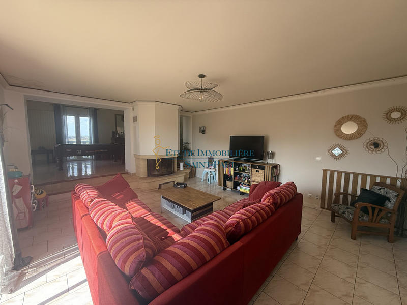 Maison - 240 m² - 5 pièces