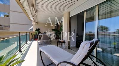 Appartement - 85 m² - 3 pièces